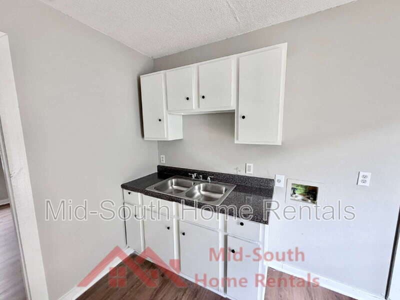 Memphis House: 1545 Patton St