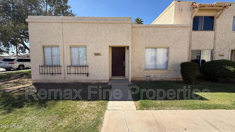 Glendale House: 5701 N 44th Avenue
