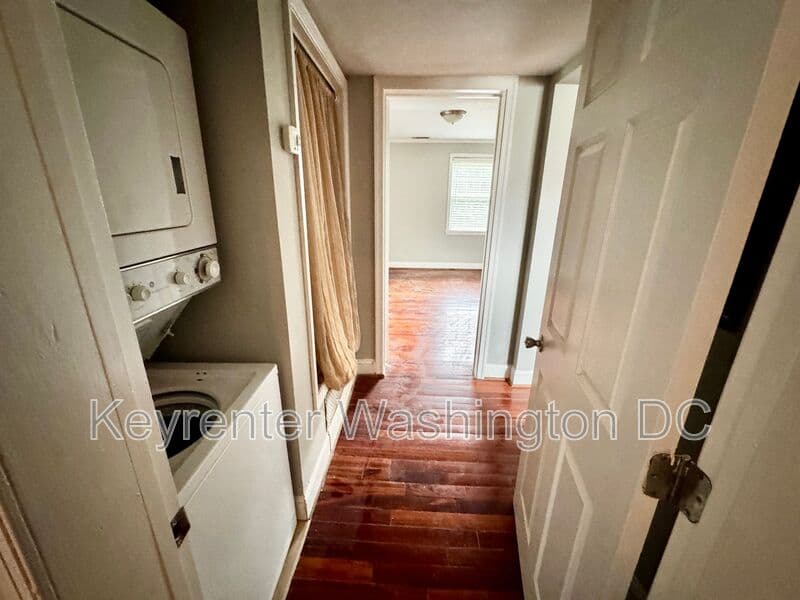 Washington Condo: 3805 W St, SE