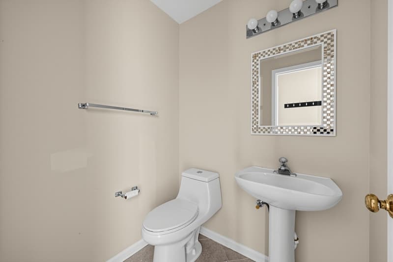 Alexandria House: 7427 Salford Court