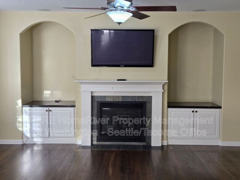 Auburn House: 5316 S 282nd Way