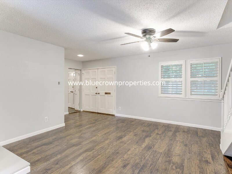 Arlington House: 462 Westview Terrace