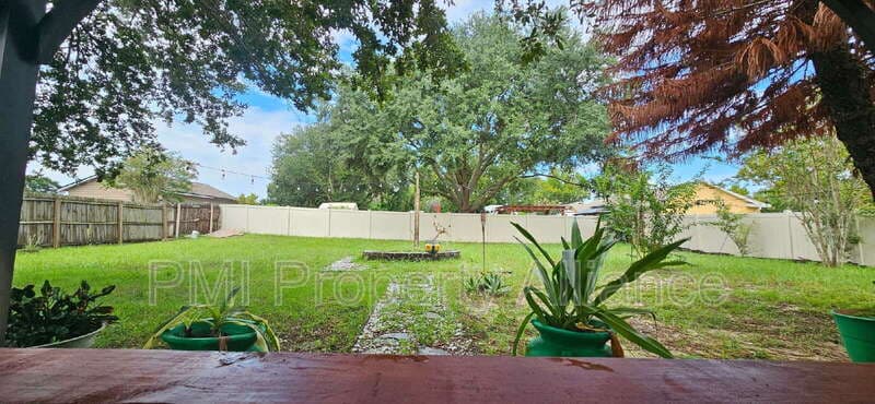 Clermont House: 11649 Crescent Pines Boulevard