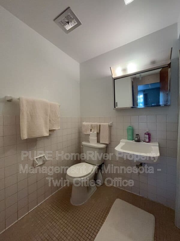 Minneapolis Condo: 1500 10th Ave S