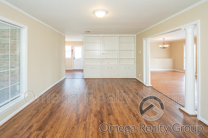 Montgomery House: 3117 Brentwood Dr