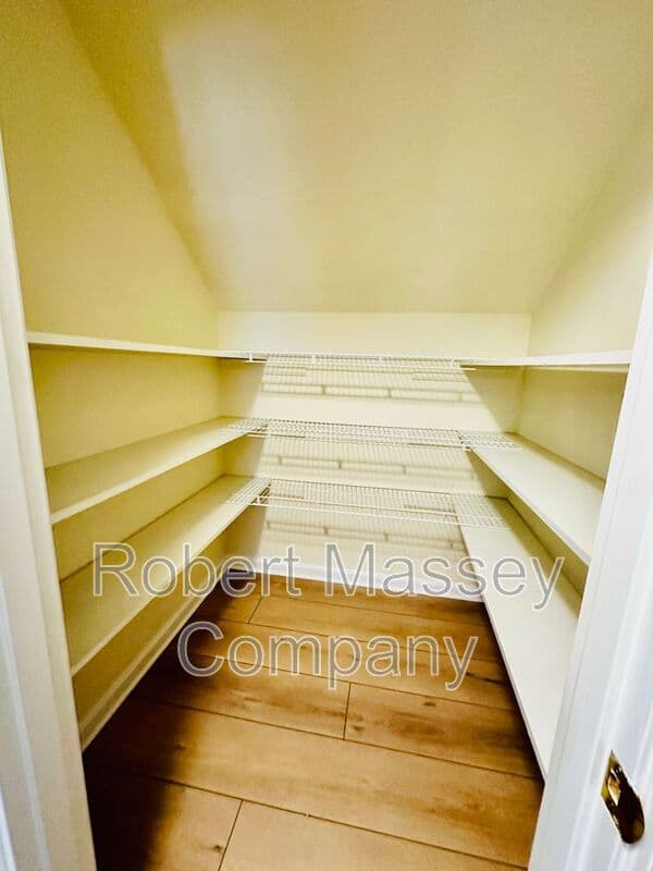 Louisville House: 2603 Aintree Way