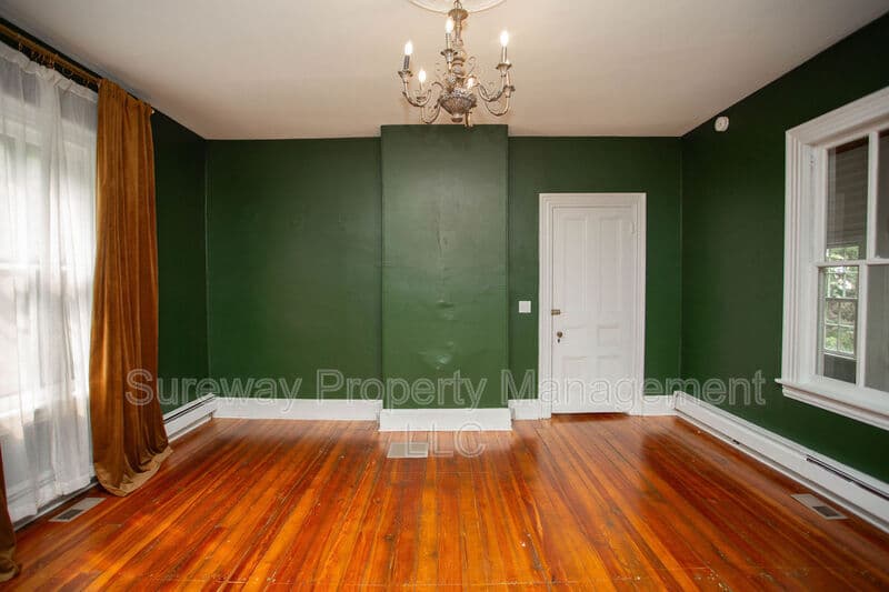 Medford House: 16 Union St