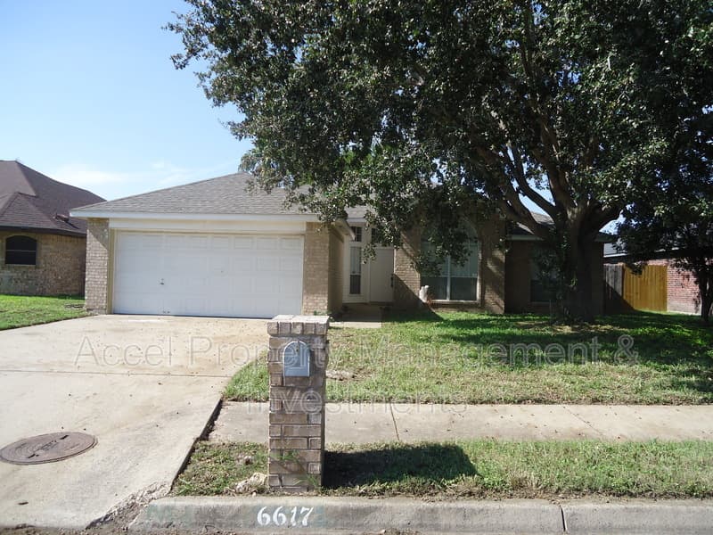 McAllen House: 6617 N. 40th