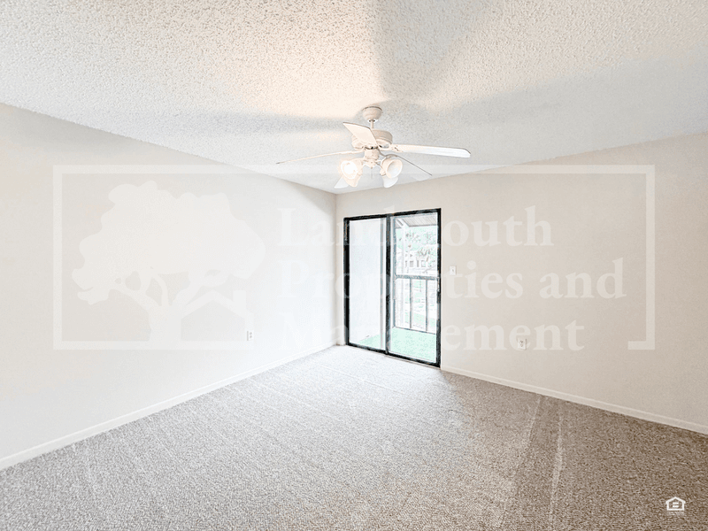 Lakeland House: 4948 Market Square