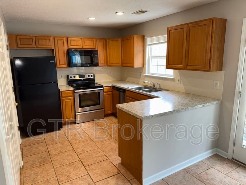 Stockbridge Townhome: 179 Watercress Ct