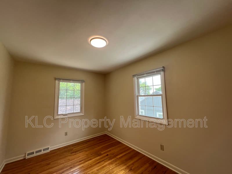 Clive House: 1691 NW 85th St - Apt 2