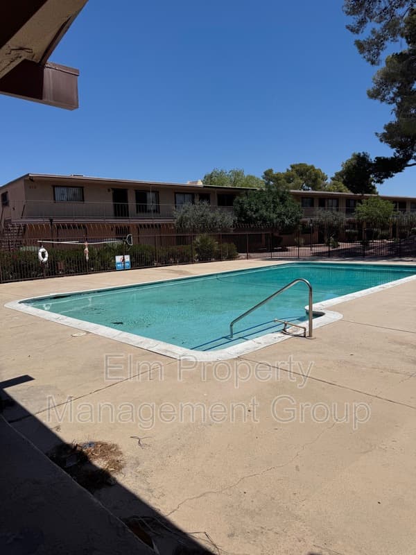 Las Vegas Condo: 615 South Royal Crest Circle - 24