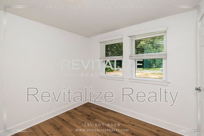 Mobile House: 2365 Sybel Drive