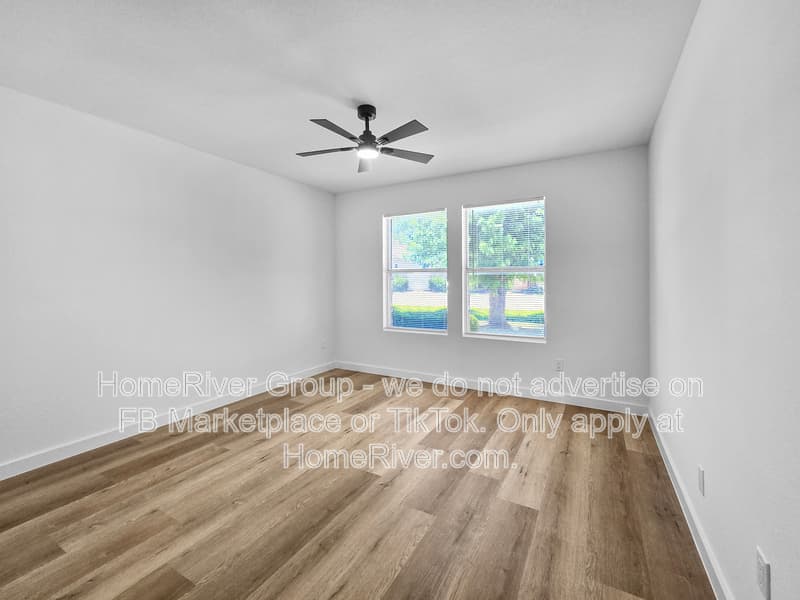 Fort Worth House: 4261 Meadowknoll Dr