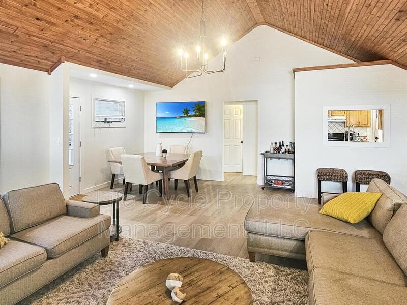 Muskegon Condo: 1852 Cedar Avenue - 1