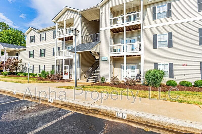 Greenville Condo: 531 McKenna Cir