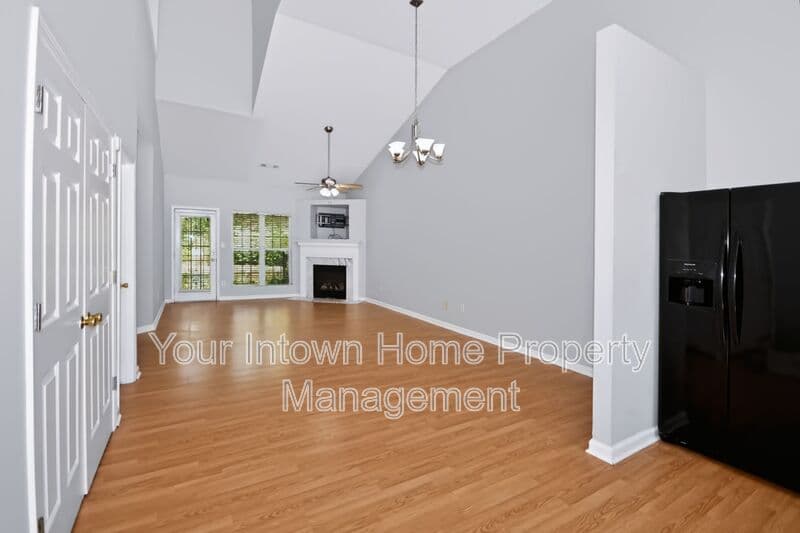 Rex House: 6697 Sunset Ct