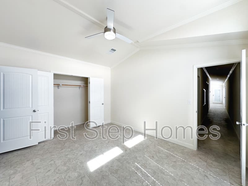 Oak Point House: 153 Cabrera Street
