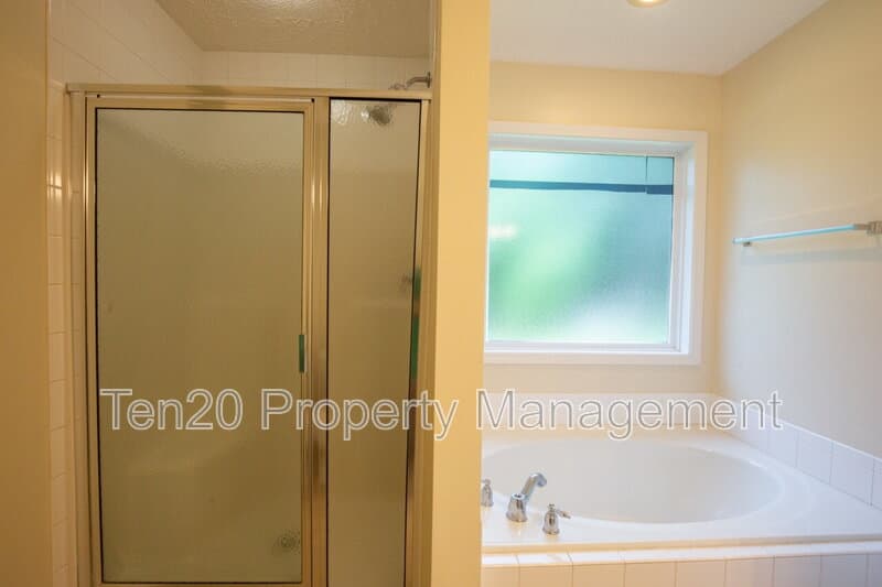 Columbus House: 9021 Sonoma Point Dr
