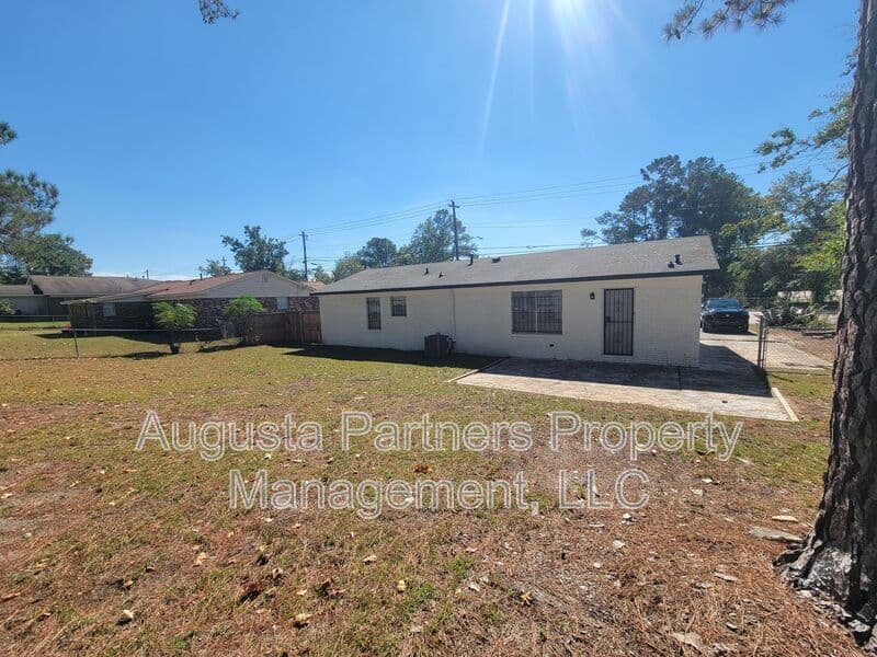 Augusta House: 2965 Meadowbrook Drive