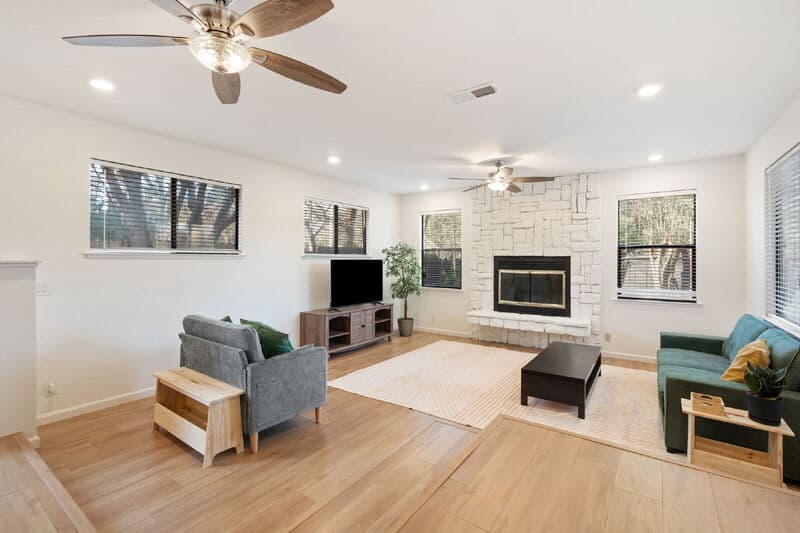Carmichael House: 2122 Gunn Road