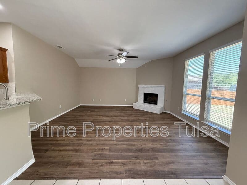 Rockwall House: 2110 Gleaner Drive
