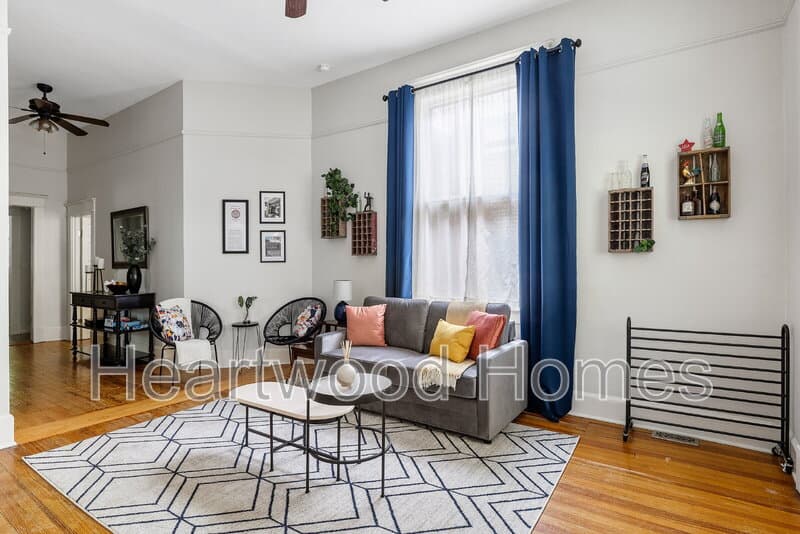 Columbia House: 921 Laurens Street