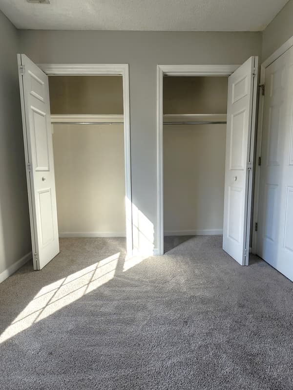 Columbia House: 1305 Melrose Heights Street