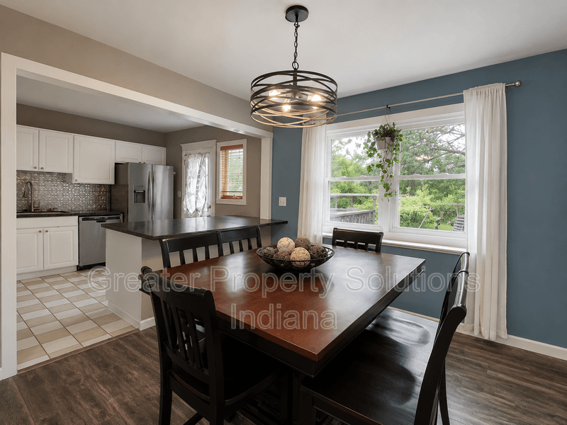 Crown Point House: 3810 Kingsway Drive