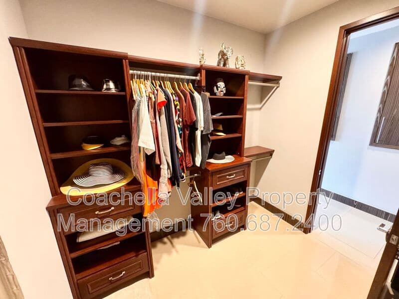 Rancho Mirage House: 21 Lake Shore Dr