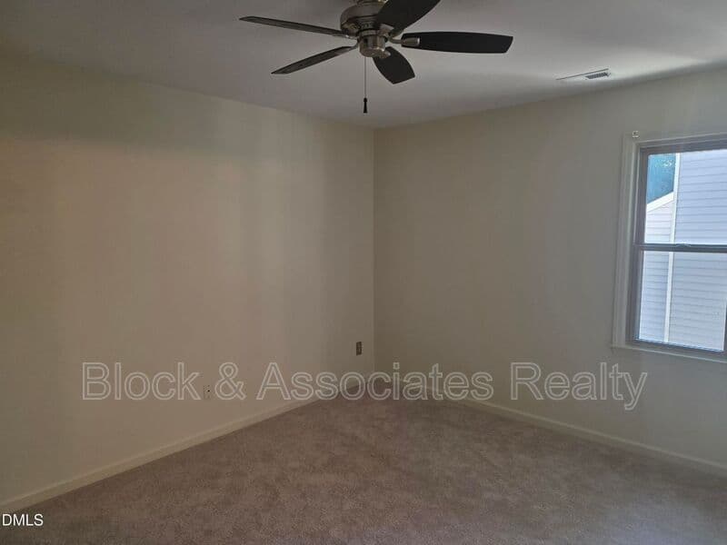 Raleigh House: 6550 Thetford Ct