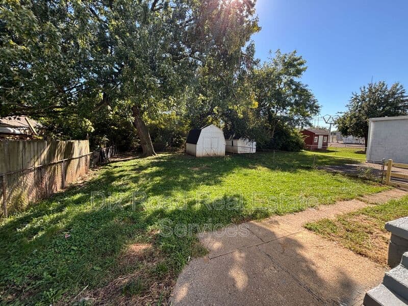 Hamilton House: 1255 Hooven Avenue