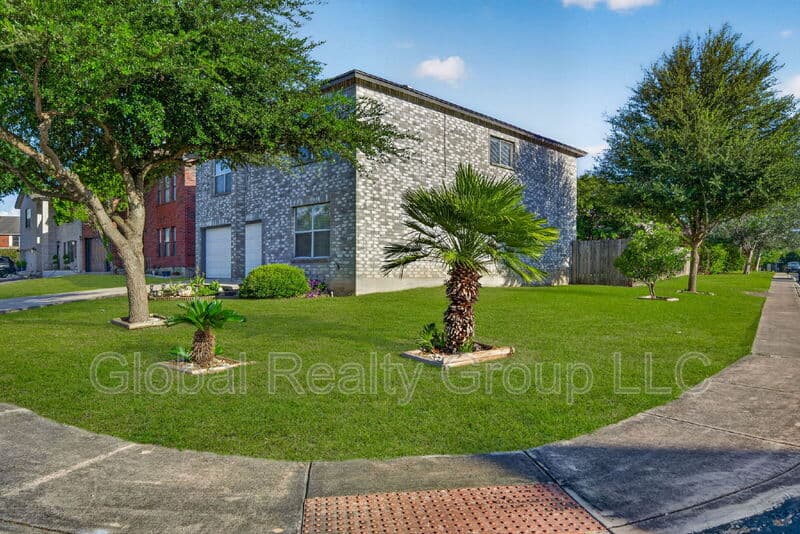 Converse House: 7702 Fairton Pl