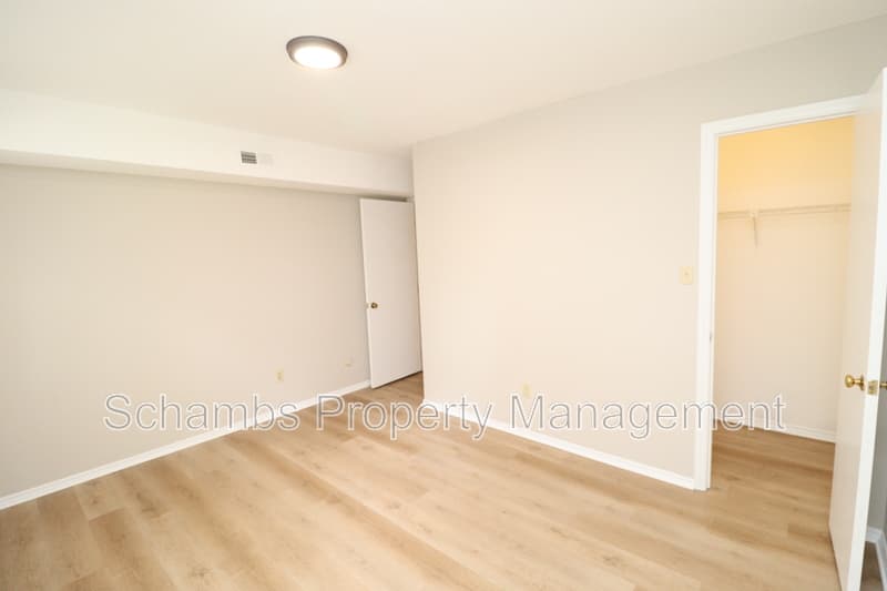 Raleigh Condo: 3901 Lexington Dr