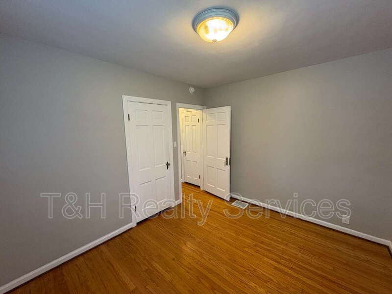 Indianapolis Condo: 5302 East Saint Joseph Street