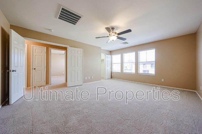 Surprise House: 11911 N 148th Ave