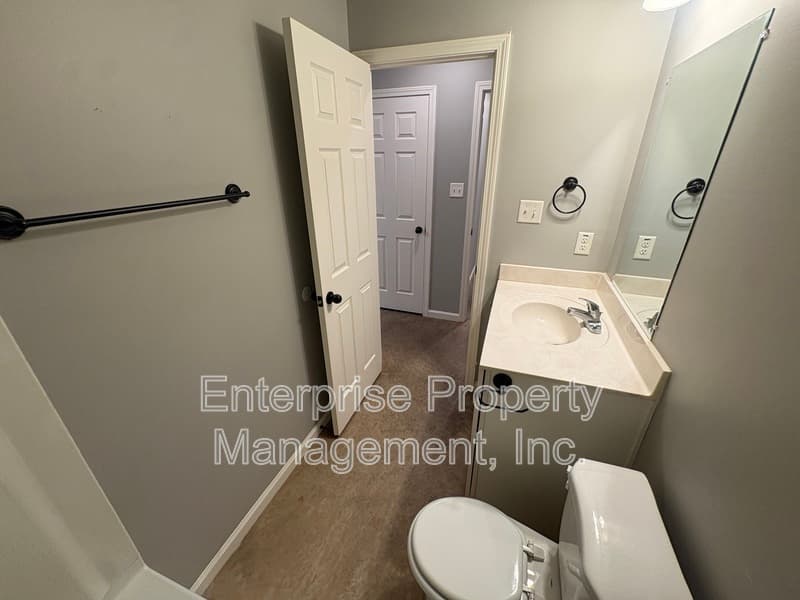 Memphis House: 3292 Denver St