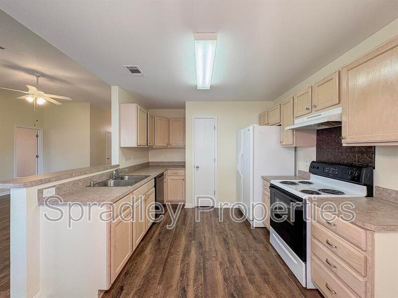 Temple House: 2720 Crestwood Ct