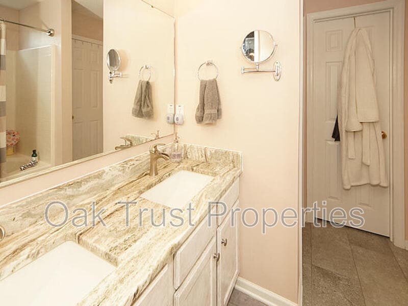Hanahan House: 7237 Sweetgrass Blvd
