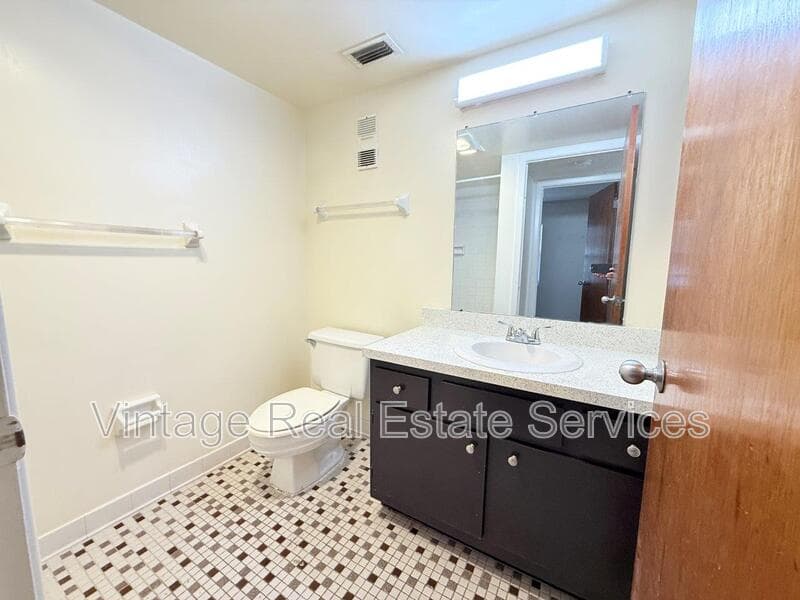 St. Petersburg Apartment: 3301 58th Ave S