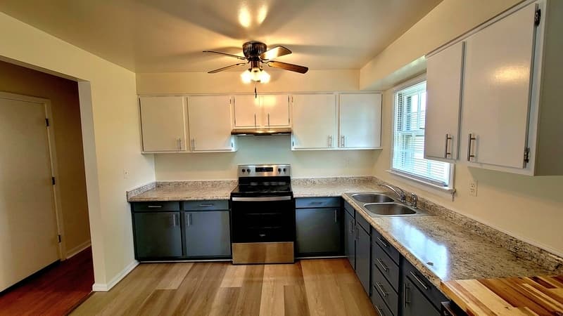 Richmond House: 1410 N 29th St