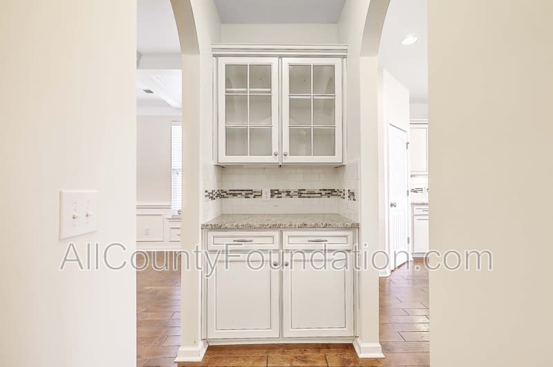 Summerville House: 431 Flat Rock Ln
