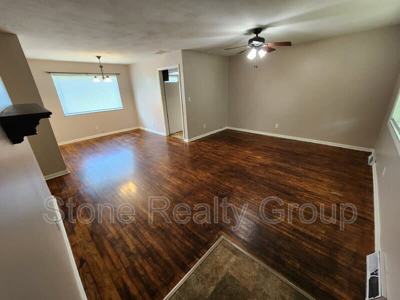 Terre Haute House: 2401 East Harlan Drive