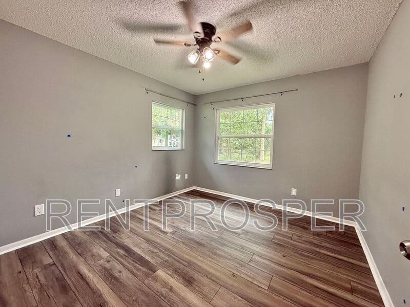 Deland House: 410 Albany Ave