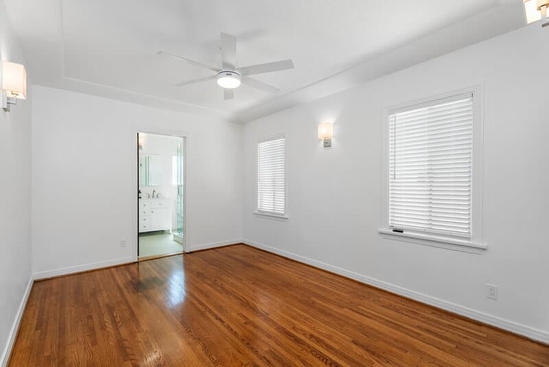 Long Beach House: 76 Roycroft Avenue
