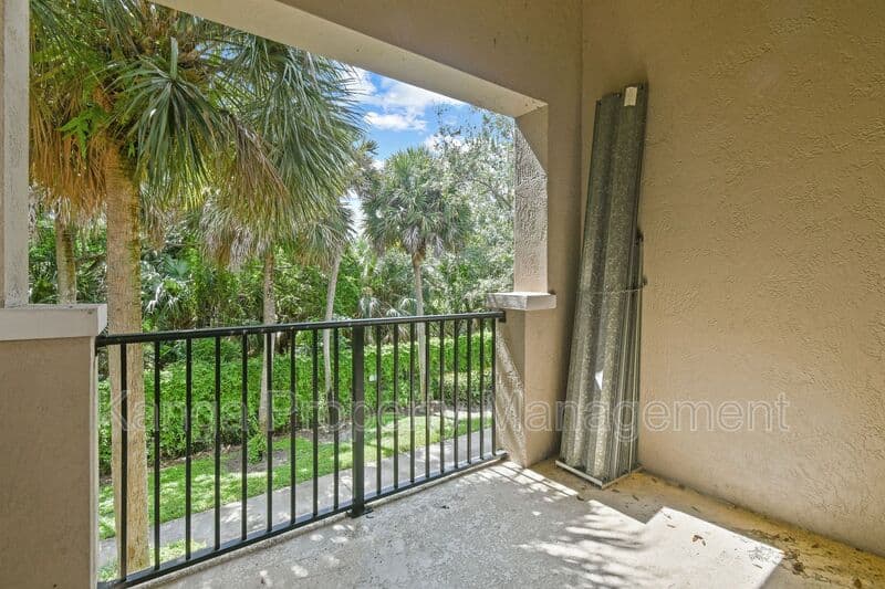 West Palm Beach Condo: 2912 Hidden Hills