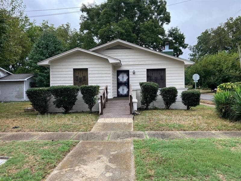 Birmingham House: 1 2nd Ave S