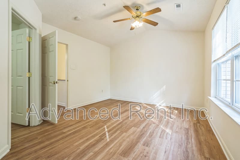Abingdon Townhome: 368 Foreland Garth