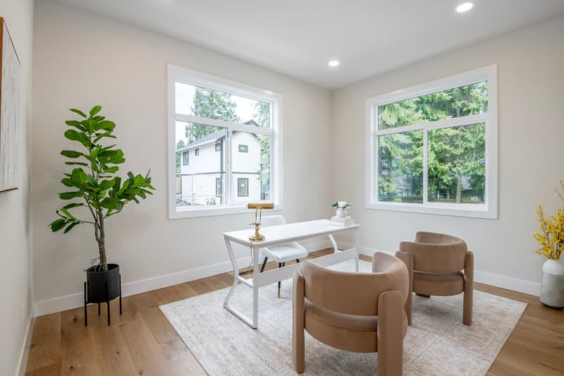 Kirkland House: 12648 NE 80th St