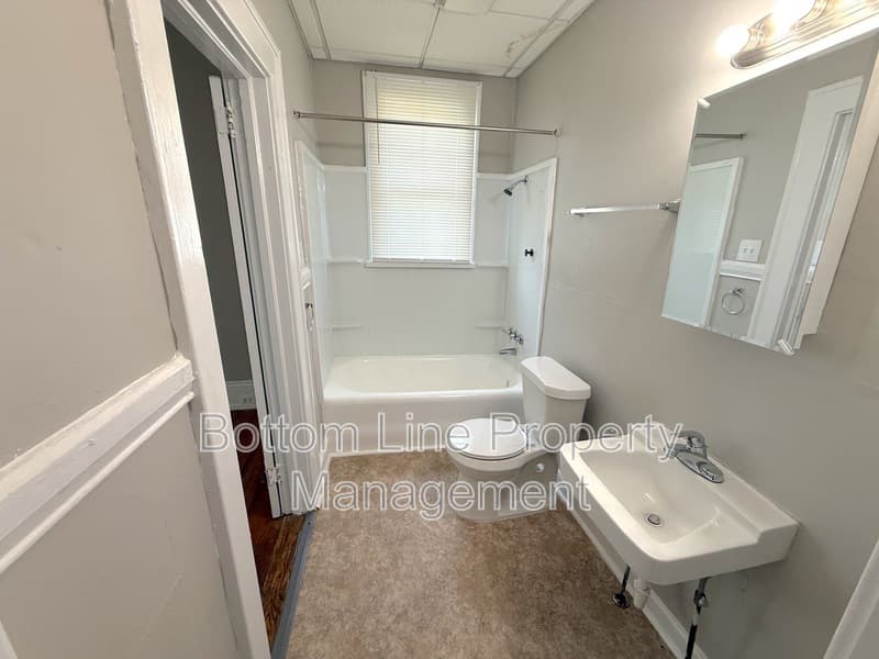 Charlotte Condo: 2108 E 7th St #3